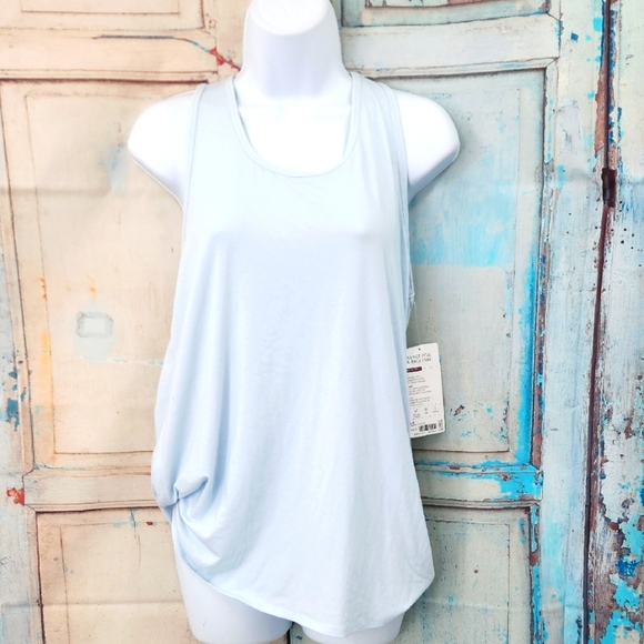 Athleta Essence Vital Tie Back Tank - Picture 2 of 9